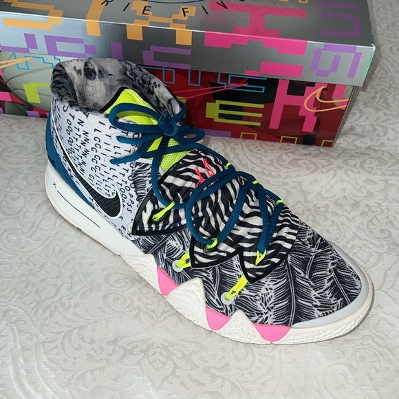 KYBRID S2 basketball Nike 11.5 Still in Box - Picture 2 of 11